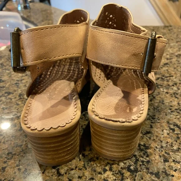 Women’s slingbacks - Picture 3 of 3